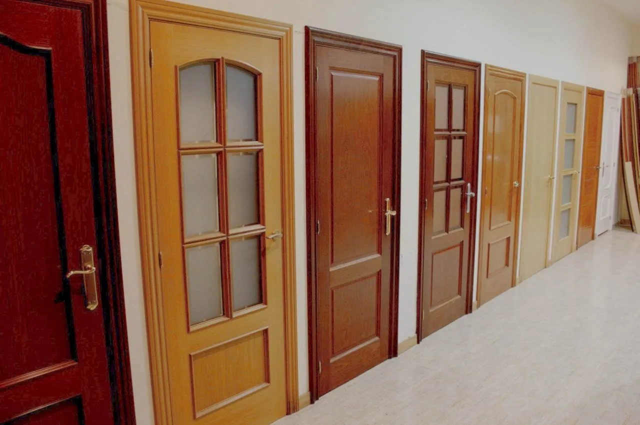 Equipo de Puertas Pamplona listo para atender una solicitud de presupuesto
