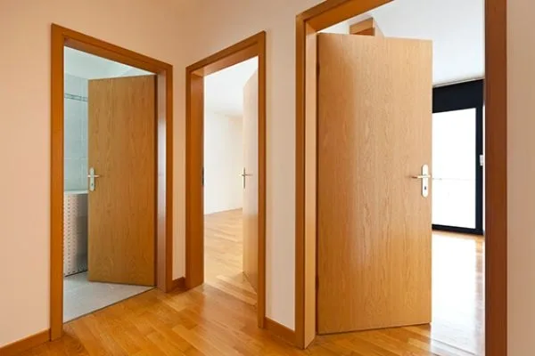 Cambio completo de puertas interiores y exteriores en una vivienda de Pamplona